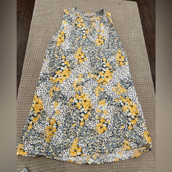 LOFT Yellow and White dreses Vibrant Floral Design - Picture 2 of 7